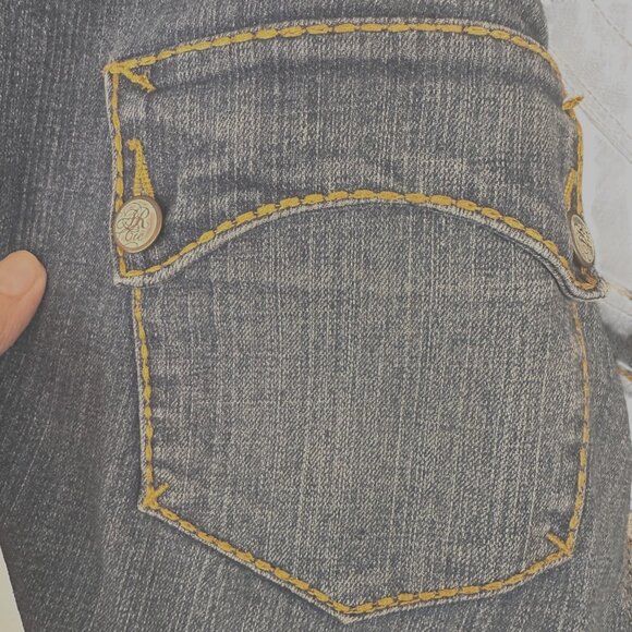 American Rag  Size 18  Crop Denim Capri Jeans With Button Zip Closure - Picture 12 of 16